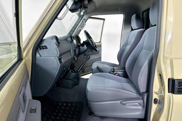 2025 Toyota Landcruiser VDJL79R GXL image