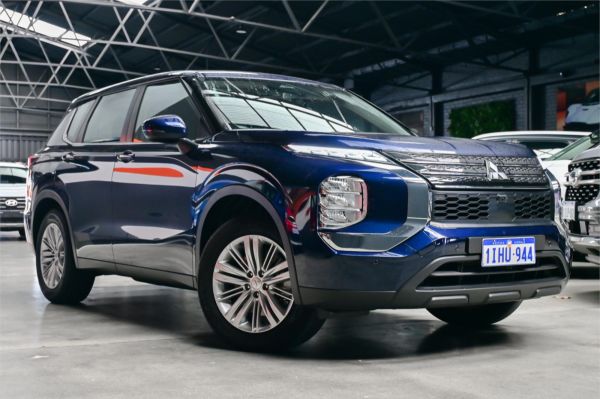 2024 Mitsubishi Outlander ZM ES image