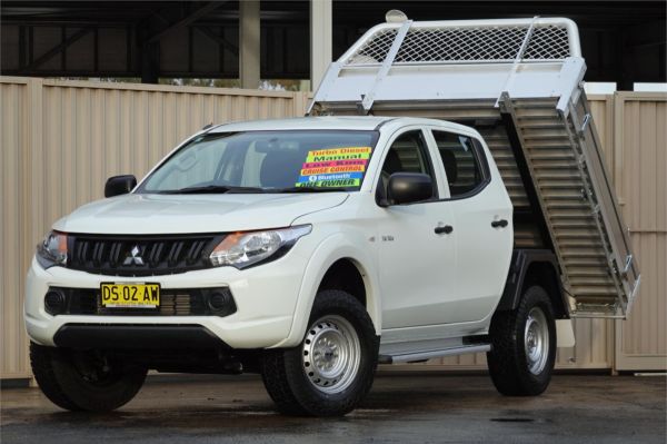 2017 MITSUBISHI TRITON DUAL C/CHAS MQ MY17 GLX (4x4) image