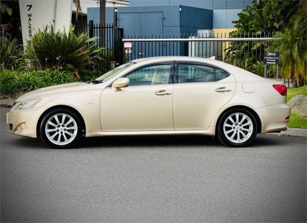 2005 Lexus IS Sedan GSE21 IS350 Version L image