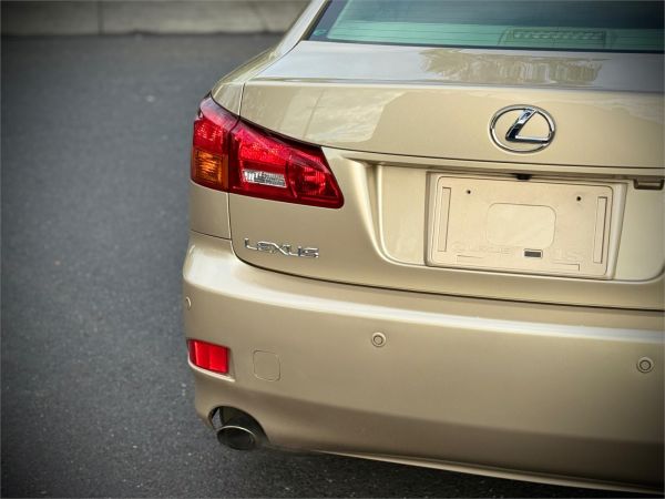 2005 Lexus IS Sedan GSE21 IS350 Version L image
