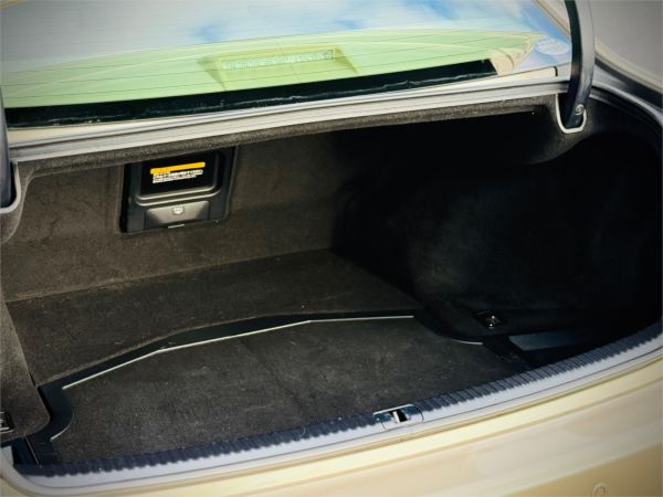 2005 Lexus IS Sedan GSE21 IS350 Version L image