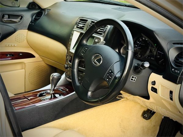 2005 Lexus IS Sedan GSE21 IS350 Version L image