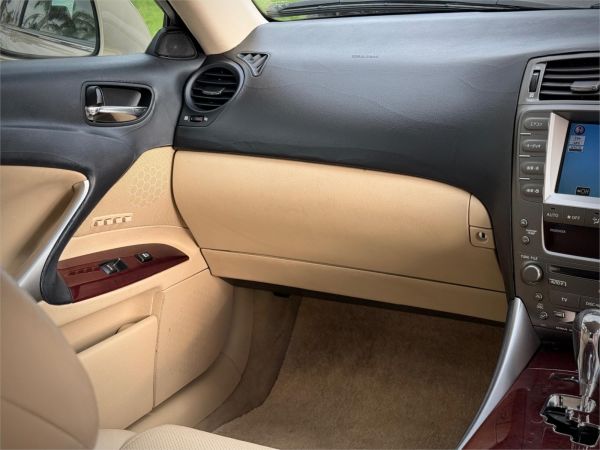2005 Lexus IS Sedan GSE21 IS350 Version L image