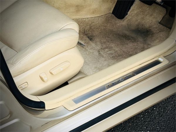 2005 Lexus IS Sedan GSE21 IS350 Version L image
