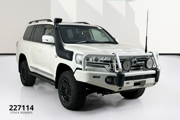 2021 Toyota Landcruiser VDJ200R Sahara image