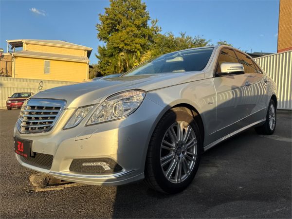 2010 Mercedes-Benz E-Class Sedan W212 E250 CGI Avantgarde image