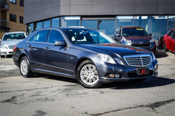 2010 Mercedes-Benz E-Class Sedan W212 E220 CDI BlueEFFICIENCY Elegance image