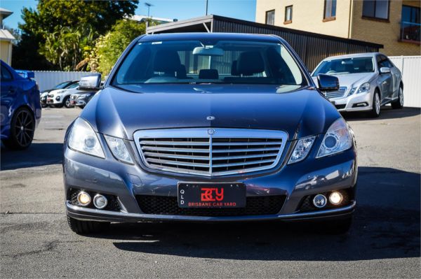 2010 Mercedes-Benz E-Class Sedan W212 E220 CDI BlueEFFICIENCY Elegance image