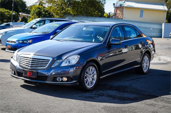 2010 Mercedes-Benz E-Class Sedan W212 E220 CDI BlueEFFICIENCY Elegance image