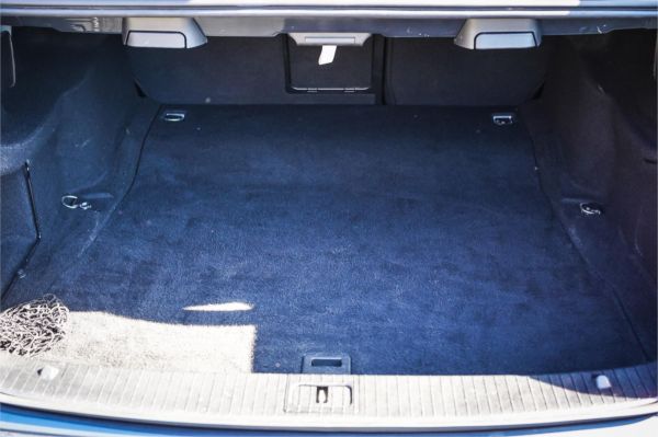 2010 Mercedes-Benz E-Class Sedan W212 E220 CDI BlueEFFICIENCY Elegance image