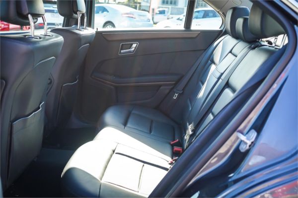 2010 Mercedes-Benz E-Class Sedan W212 E220 CDI BlueEFFICIENCY Elegance image