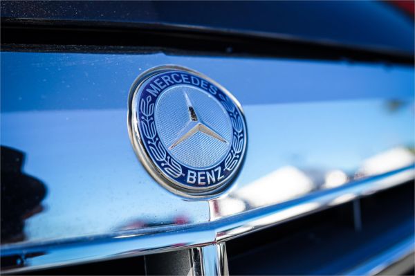 2010 Mercedes-Benz E-Class Sedan W212 E220 CDI BlueEFFICIENCY Elegance image