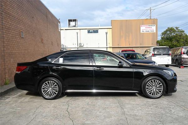 2014 Toyota Crown Majesta Sedan GWS214 Base grade image