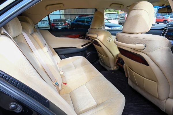 2014 Toyota Crown Majesta Sedan GWS214 Base grade image