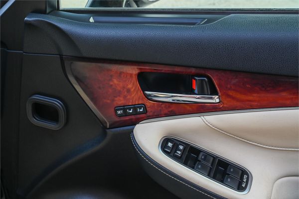2014 Toyota Crown Majesta Sedan GWS214 Base grade image