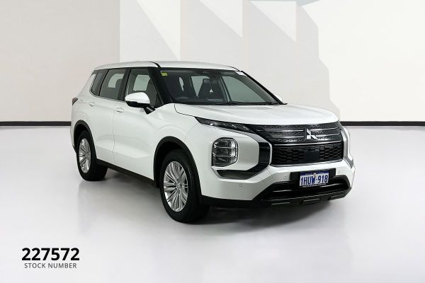 2023 Mitsubishi Outlander ZM ES