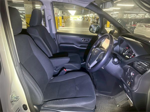 2015 Toyota Esquire Welcab XI Welcab image