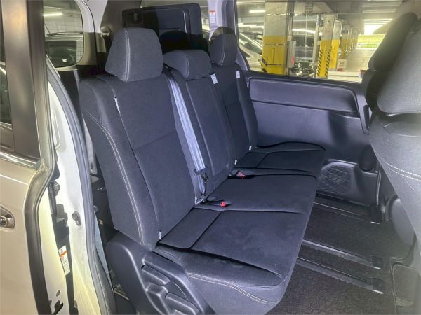 2015 Toyota Esquire Welcab XI Welcab image