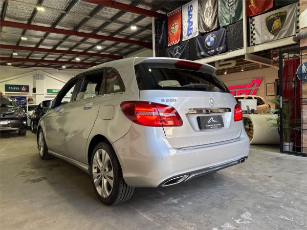 2016 MERCEDES-BENZ B200 5D HATCHBACK 246 MY16 image