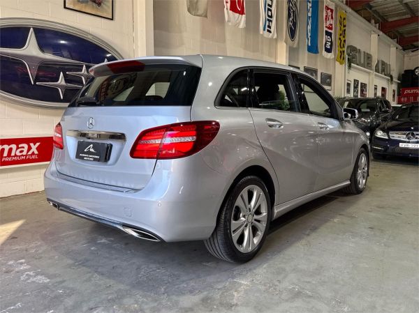 2016 MERCEDES-BENZ B200 5D HATCHBACK 246 MY16 image