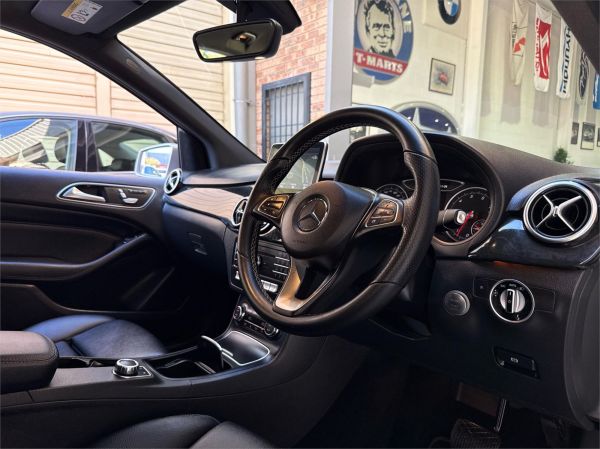 2016 MERCEDES-BENZ B200 5D HATCHBACK 246 MY16 image