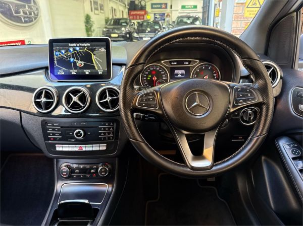 2016 MERCEDES-BENZ B200 5D HATCHBACK 246 MY16 image