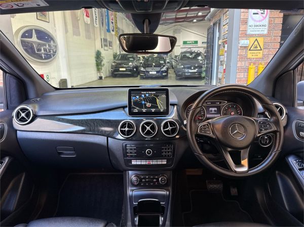 2016 MERCEDES-BENZ B200 5D HATCHBACK 246 MY16 image