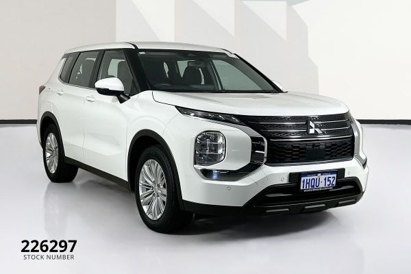 2022 Mitsubishi Outlander ZM ES image