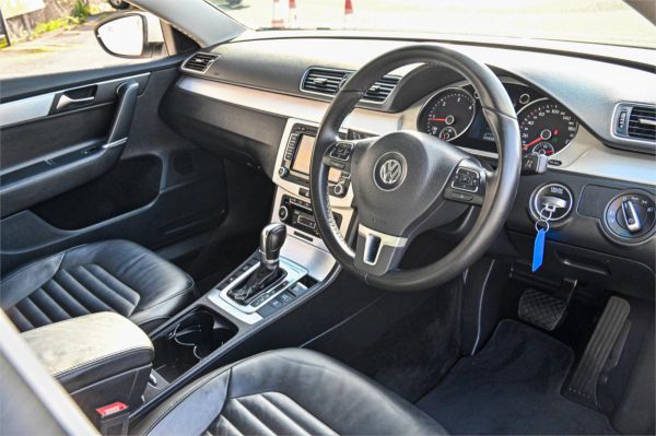 2011 Volkswagen Passat Sedan Type 3C MY12 125TDI Highline image