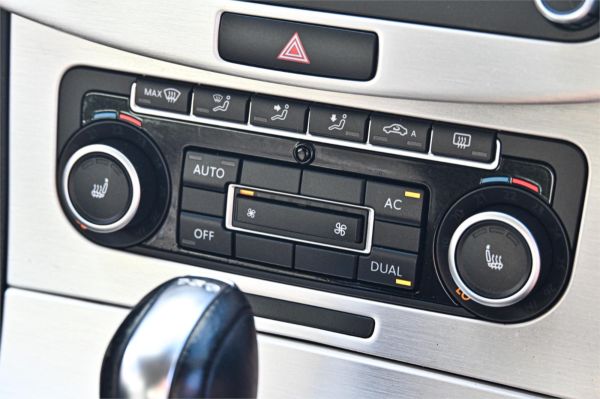 2011 Volkswagen Passat Sedan Type 3C MY12 125TDI Highline image