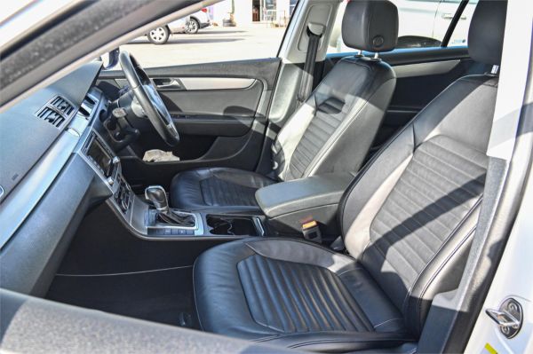 2011 Volkswagen Passat Sedan Type 3C MY12 125TDI Highline image