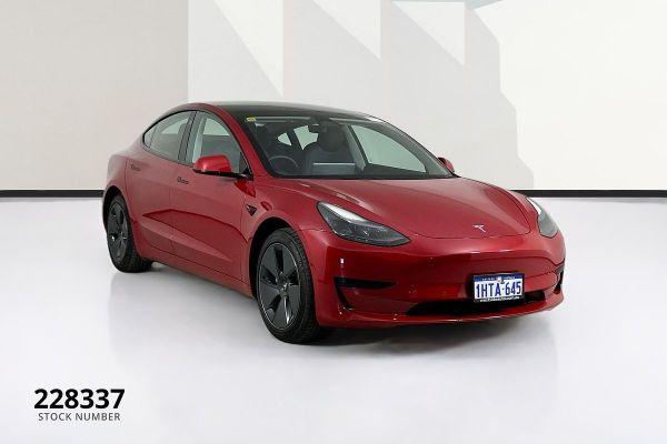 2022 Tesla Model 3   image
