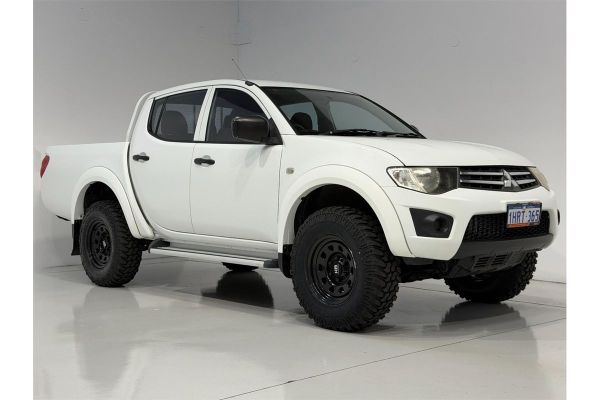 2013 Mitsubishi Triton GLX (4x4) MN MY14 4X4 image