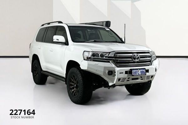 2020 Toyota Landcruiser VDJ200R VX image