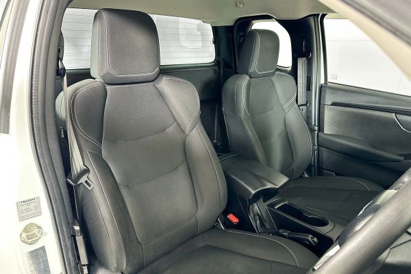 2021 Isuzu D-MAX SX image