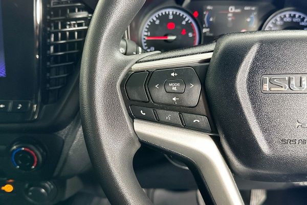 2021 Isuzu D-MAX SX image