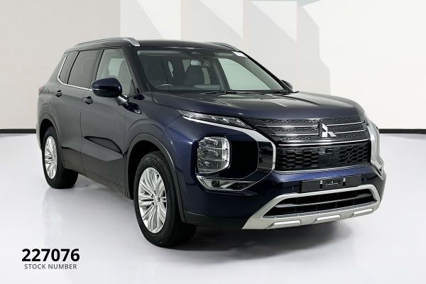 2025 Mitsubishi Outlander ZM LS image