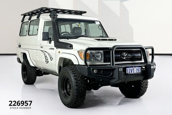 2018 Toyota Landcruiser WORKMATE (4x4) 2 SEAT VDJ78R MY18 image