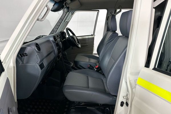 2024 Toyota Landcruiser GDJL79R Workmate image