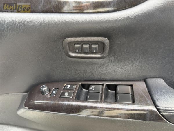 2010 Nissan Elgrand Wagon PE52 Rider image