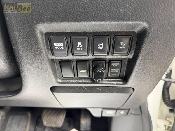 2010 Nissan Elgrand Wagon PE52 Rider image