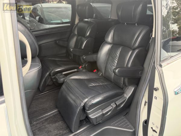 2010 Nissan Elgrand Wagon PE52 Rider image
