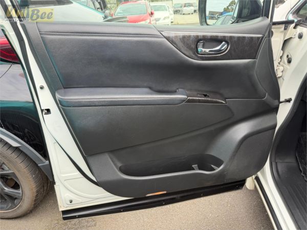 2010 Nissan Elgrand Wagon PE52 Rider image