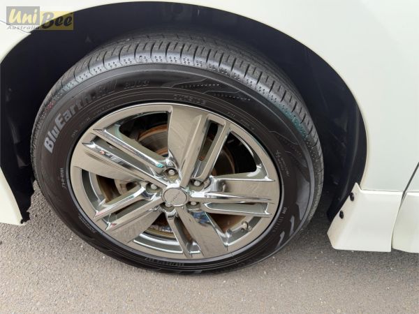 2010 Nissan Elgrand Wagon PE52 Rider image