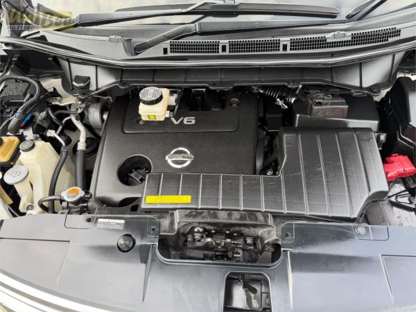 2010 Nissan Elgrand Wagon PE52 Rider image