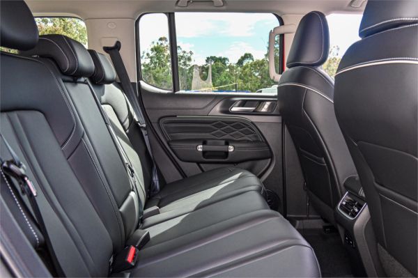 2026 GWM Tank 300 Wagon P01 Ultra Hi4-T PHEV image