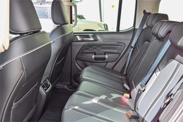 2026 GWM Tank 300 Wagon P01 Ultra Hi4-T PHEV image
