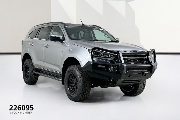 2023 Isuzu MU-X  LS-T image