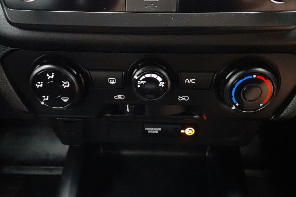 2024 Isuzu D-MAX SX High Ride Rear Wheel Drive image